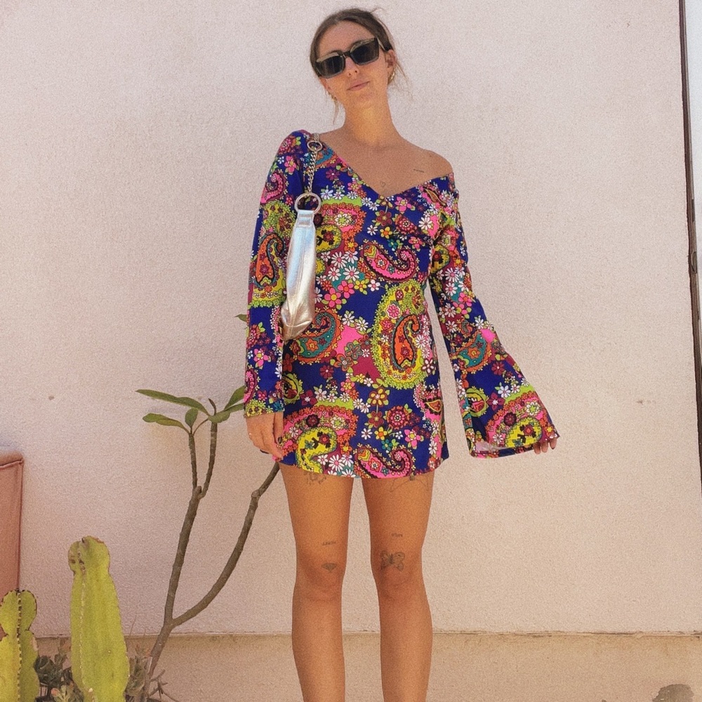 Vintage Y2K does 70s Leg Avenue groovy psychedelic mini dress 🌈🌈🌈🌈